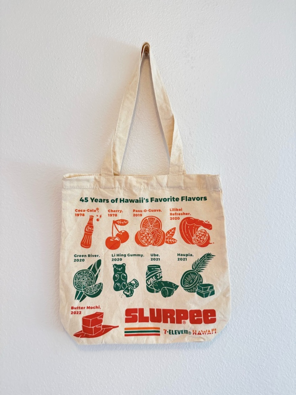 Slurpee 7-Eleven Hawaii Graphic Tote Bag - Cream with Red & Green Print limited